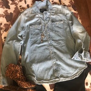 AE Vintage Fit Chambray Shirt